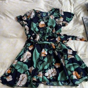 Hawaiian print/floral dress